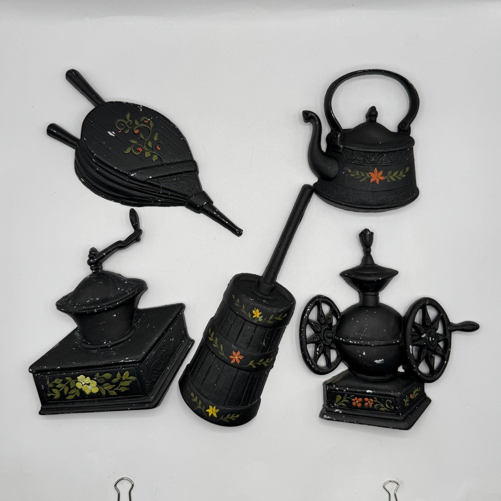 Sexton Wall Plaques Kitchen Set 5pc Farmhouse Country Metal Floral Vintage USA
